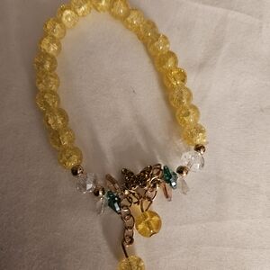Chic Yellow Beaded Bracelet with Gold Accents
